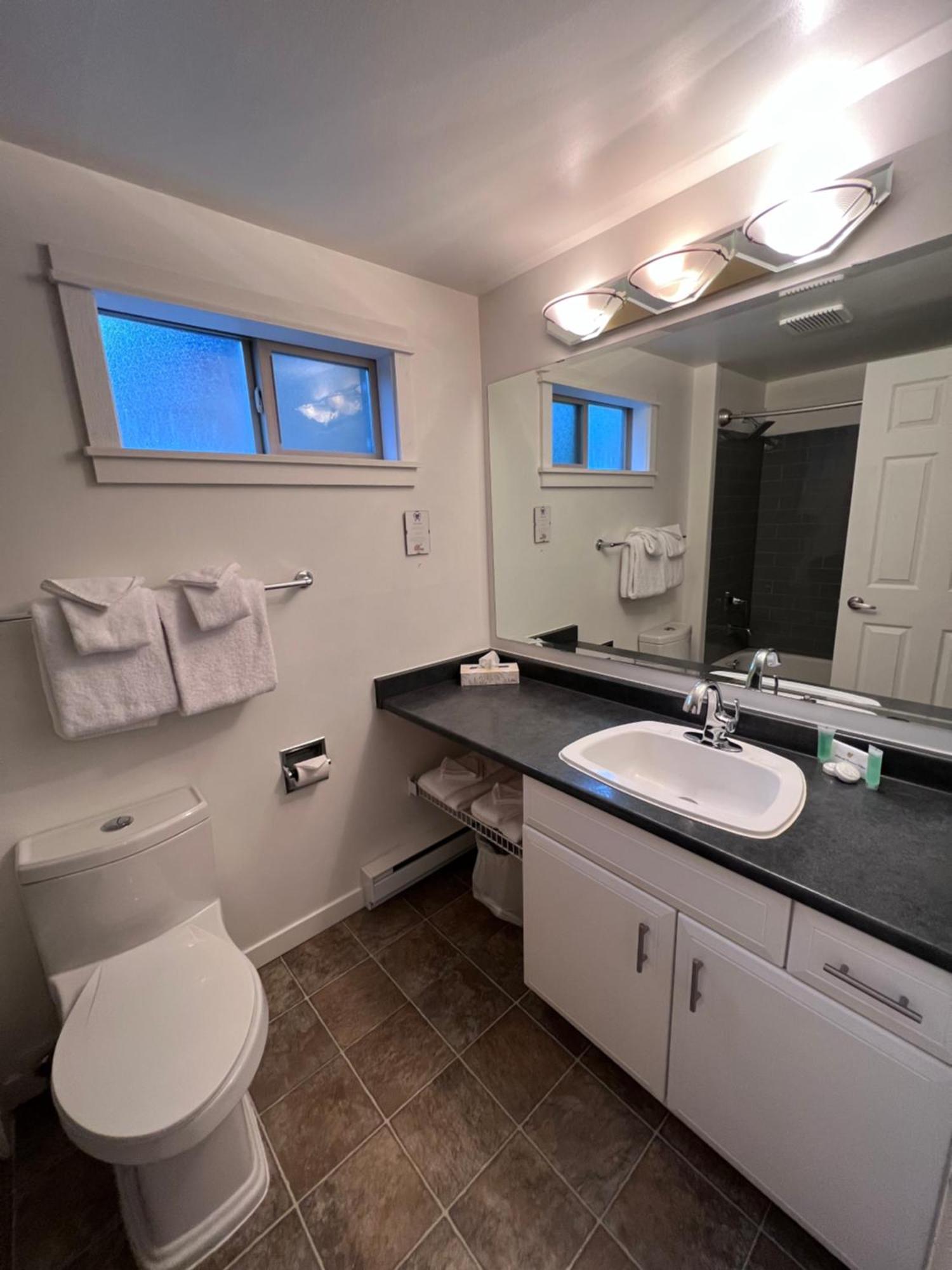 Shorewater Resort Qualicum Beach Esterno foto